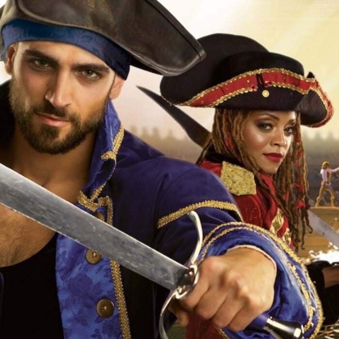 Two pirates towards the camera